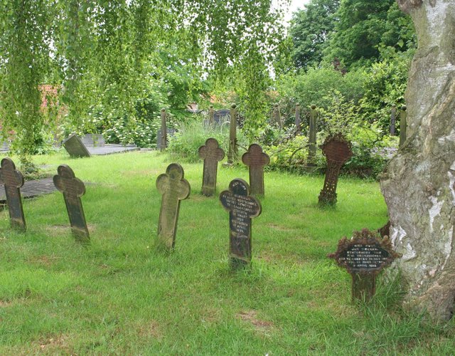 Grabmale auf dem Friedhof in Hoog-Keppel